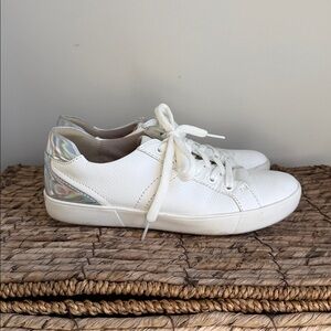 Naturalizer Morrison Sneaker 👟